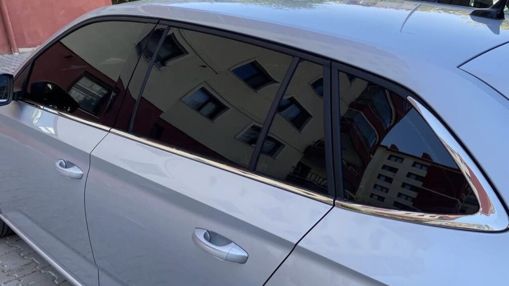 skoda scala krom cam çerçevesi